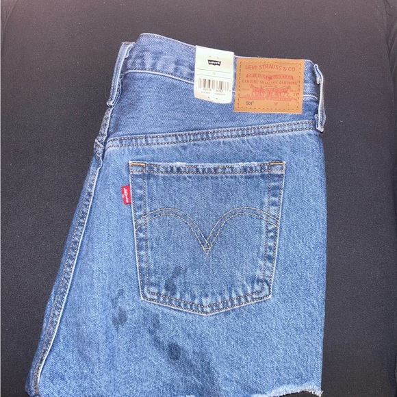 Levi's 501 Original Fit High Rise Women's Shorts - Picture 2 of 7